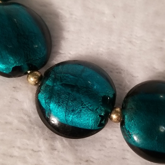 Turquoise colored glass necklace - Picture 2 of 2
